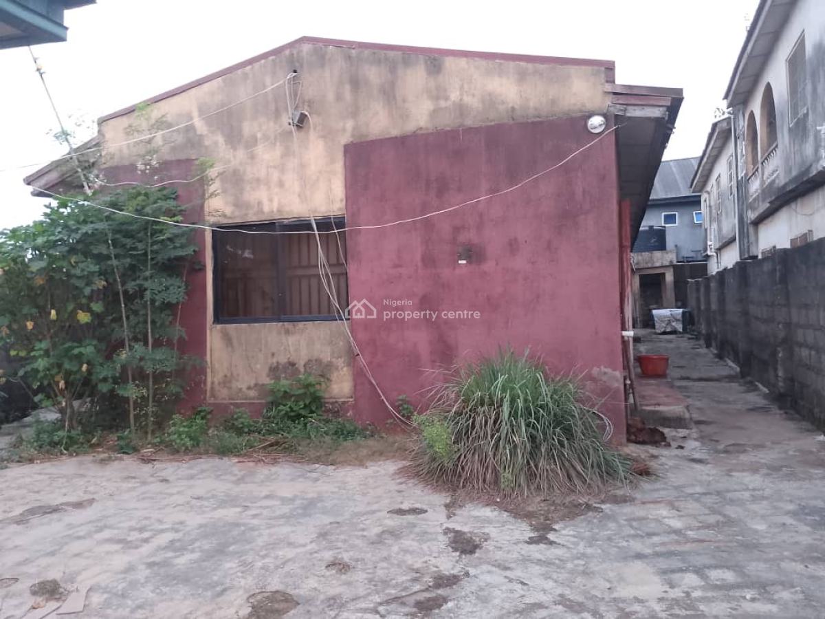 a 5 Bedroom Bungalow, Shittu Street, By Nysc Busstop,, Igando, Alimosho, Lagos, Detached Bungalow for Sale