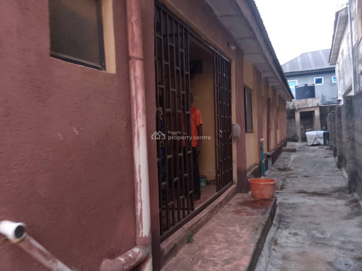 a 5 Bedroom Bungalow, Shittu Street, By Nysc Busstop,, Igando, Alimosho, Lagos, Detached Bungalow for Sale