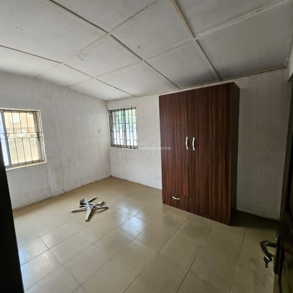 Standard 2bedroom  Flat Spacious and Nice, Gra Phase 2, Magodo, Lagos, Flat / Apartment for Rent