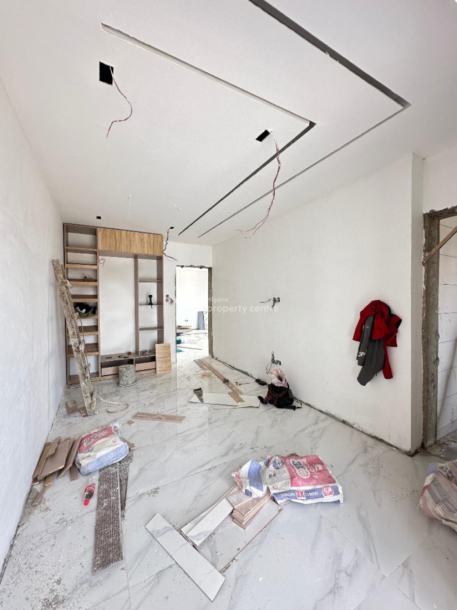 Spacious 2 Bedroom Apartment with Large Bq, 2 Bed with Large Bq in Lekki Phase 1, Lekki, Lagos, Block of Flats for Sale