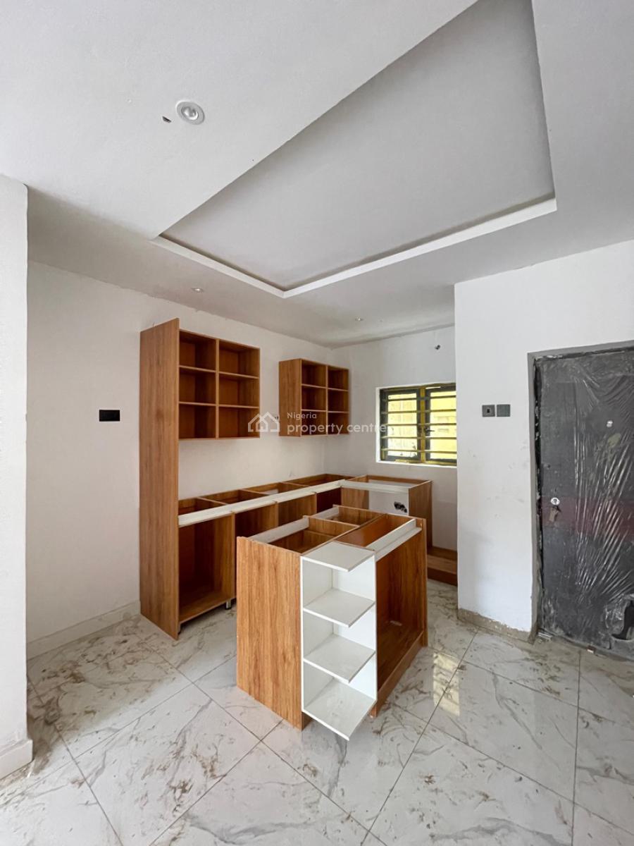 Exquisitely Built 3 Bedroom Apartment in a Lovely and Gated Environmen, Surulere, Surulere, Lagos, Flat / Apartment for Sale