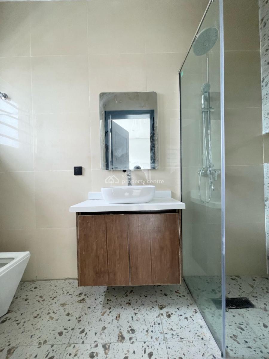 3 Bedroom Apartment with Elevator, Gym, Swimming Pool, Lekki Phase 1, Lekki, Lagos, Flat / Apartment for Sale