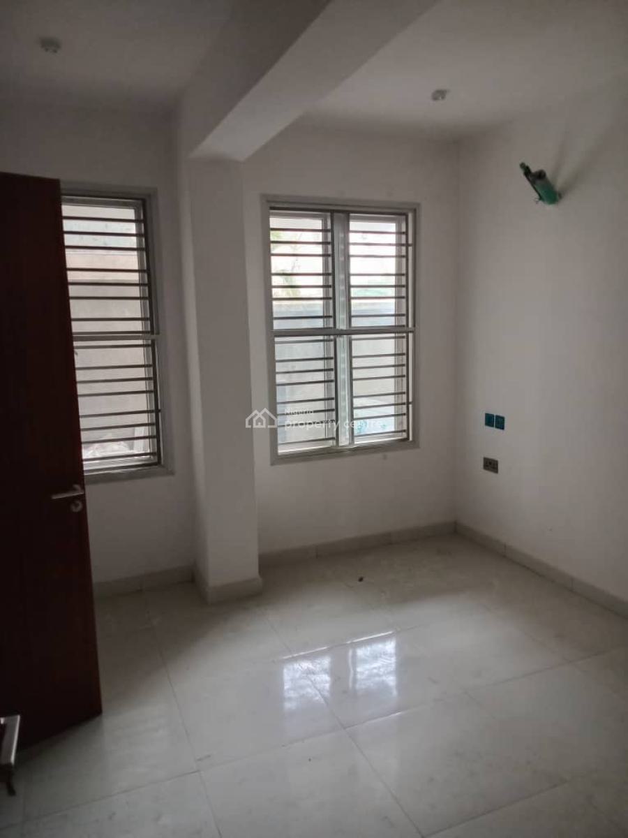 Relatively New 3 Bedroom Service Apartment, Ikeja Gra, Ikeja, Lagos, Block of Flats for Sale