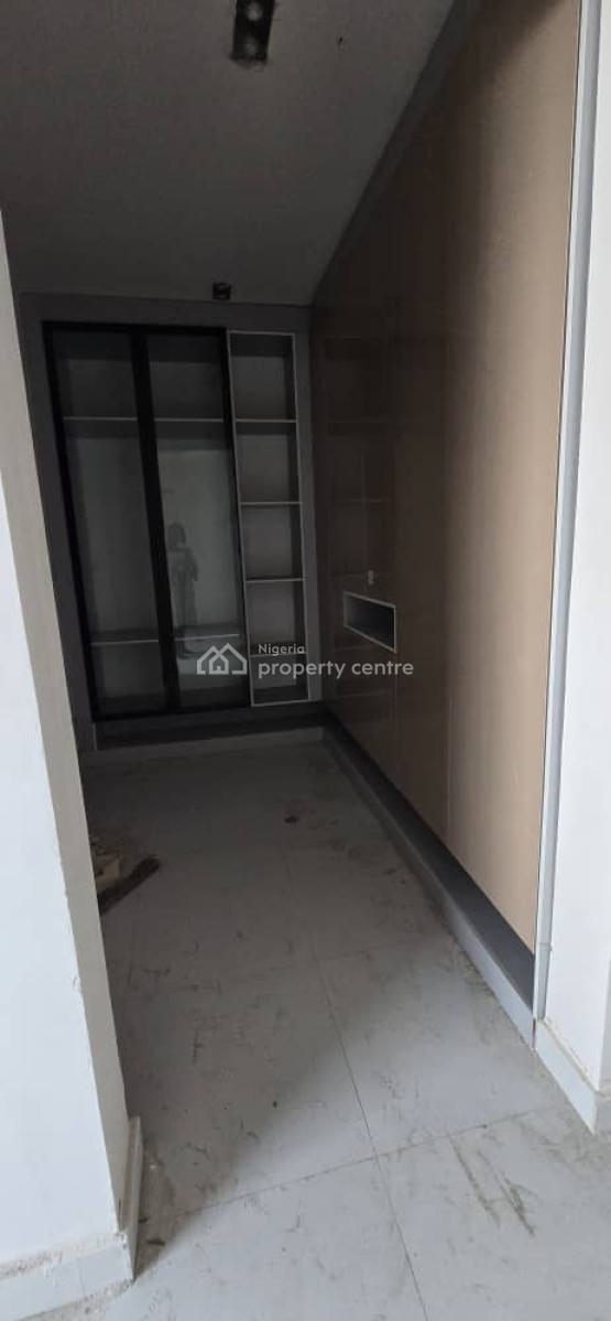 - *4-bedroom Terrace Triplex + Bq with Cinema/gym- Outright Payment, Camberwall Advantage 5 & 5 Annex, Lekki Phase 1, Lekki, Lagos, Terraced Duplex for Sale