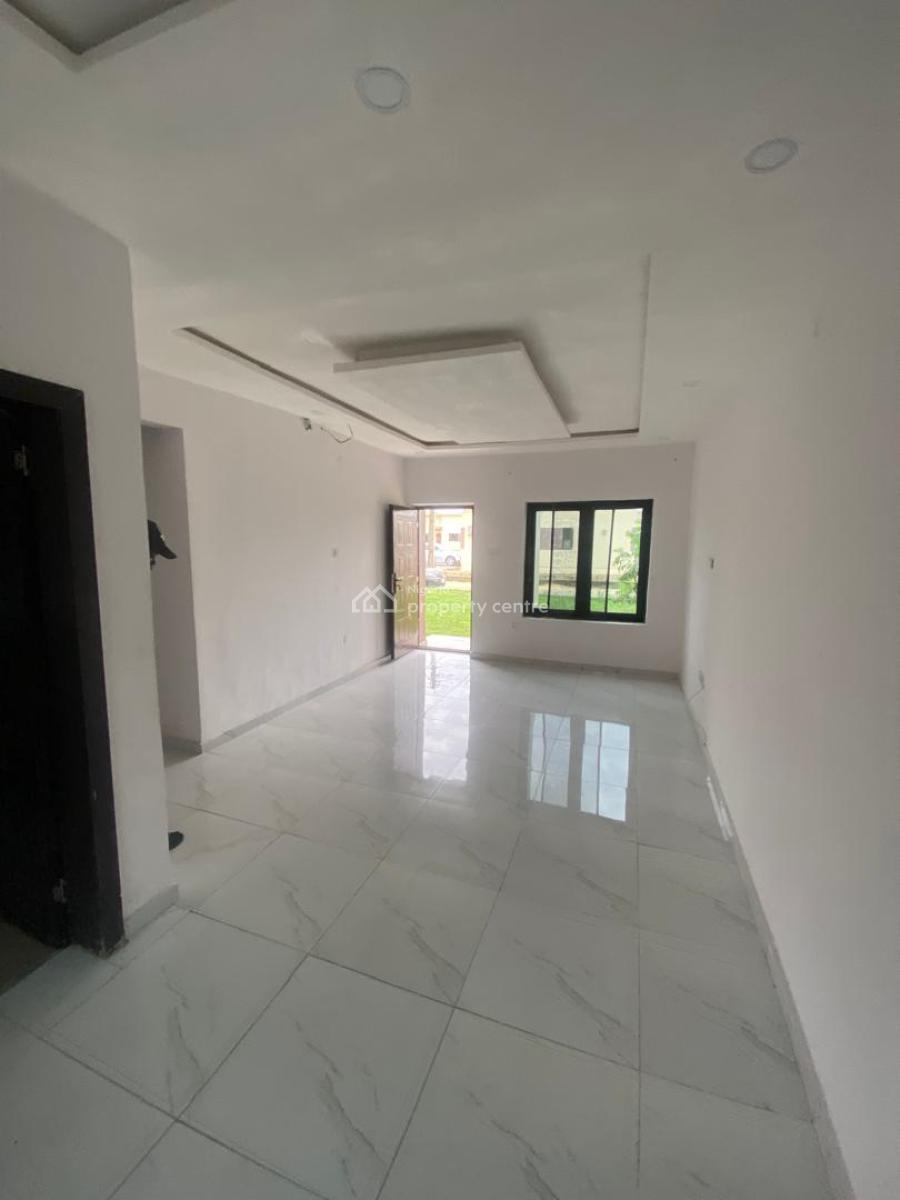 a 3 Bedroom Apartment in an Estate,with 24hrs Light., Lakowe, Ibeju, Lagos, Flat / Apartment for Rent