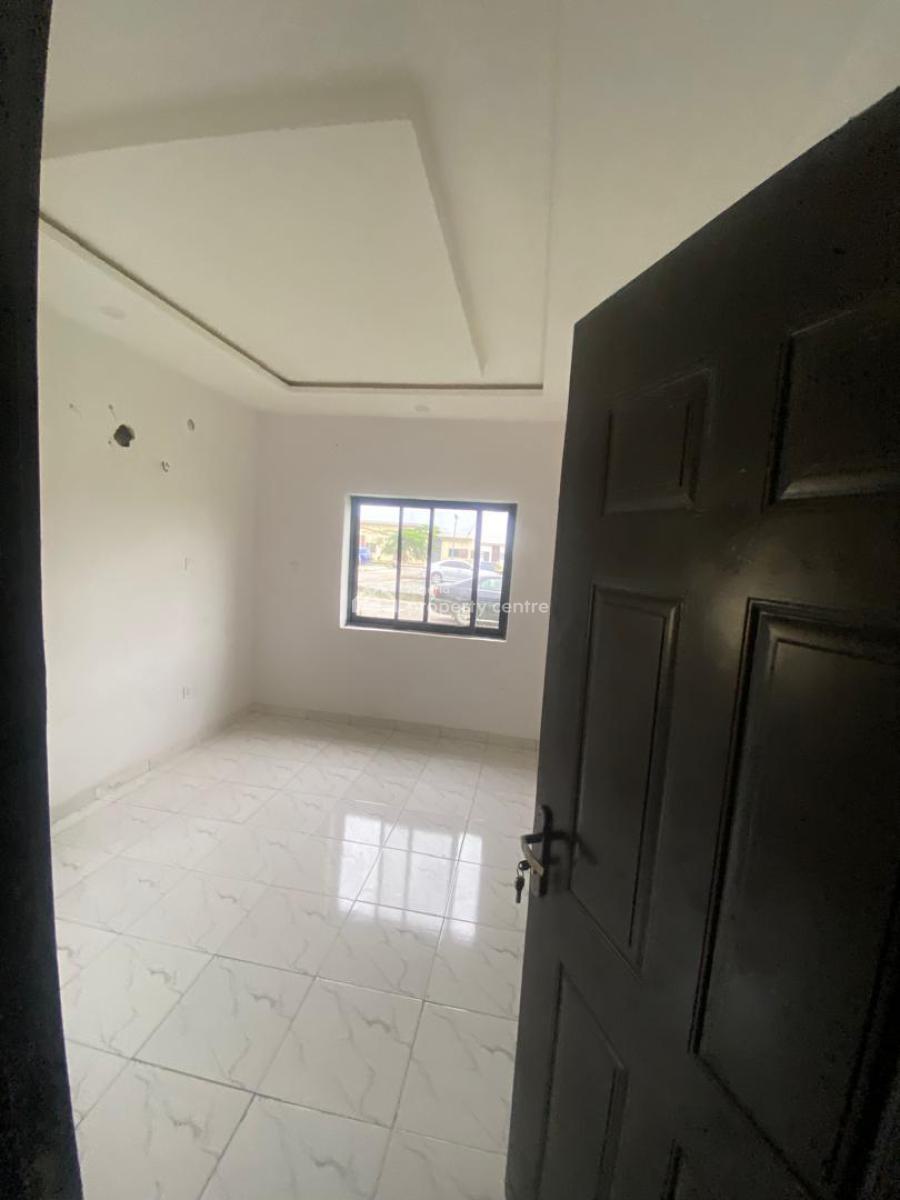 a 3 Bedroom Apartment in an Estate,with 24hrs Light., Lakowe, Ibeju, Lagos, Flat / Apartment for Rent