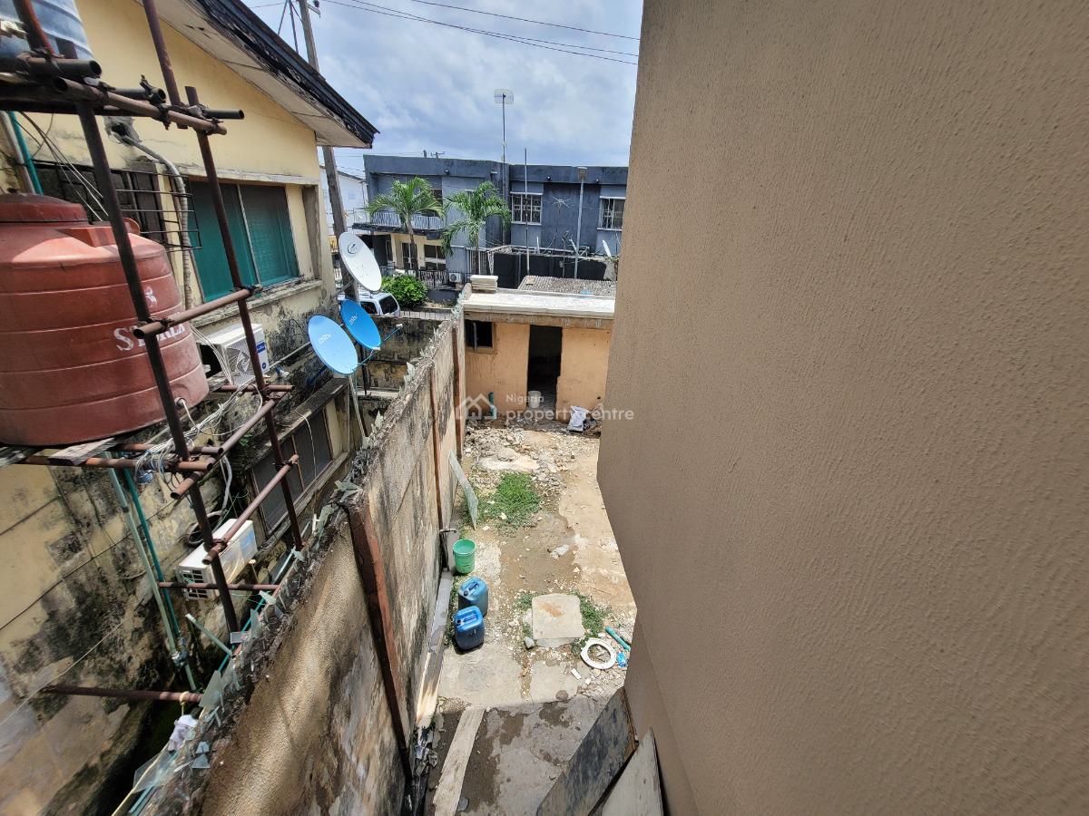 Block of Flats, Surulere, Lagos, House for Rent