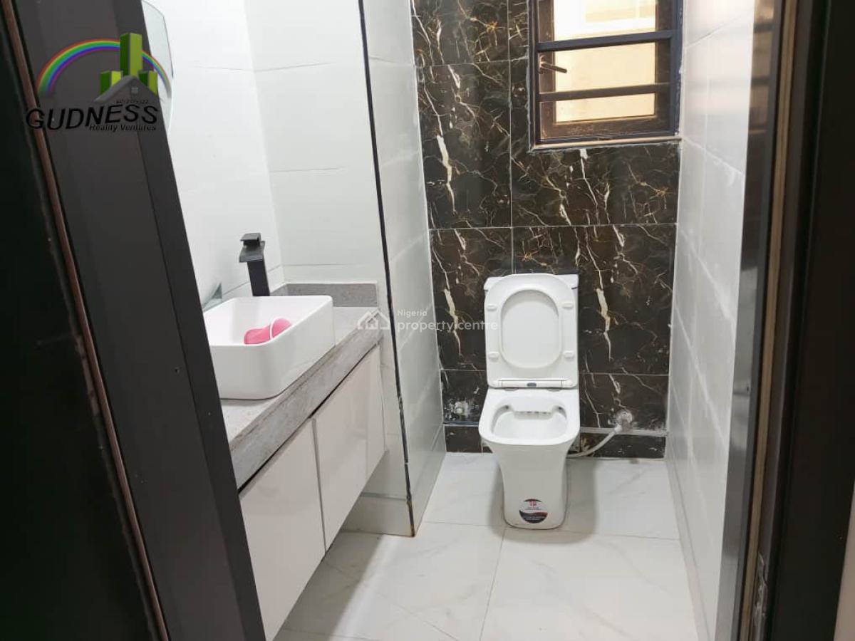 4 Bedroom Terrace Duplex in an Estate, Ologolo, Lekki, Lagos, Terraced Duplex for Rent