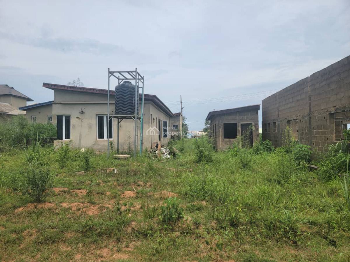3 Bedroom Office Space with Bq in a Developed Neighborhood, Mapoly Ojere Abeokuta, Abeokuta South, Ogun, Office Space for Sale