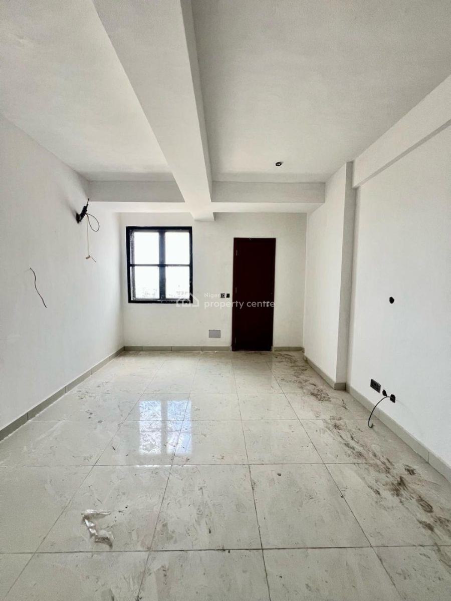 Spacious 3 Bedroom Massionette in a Serviced Court, Lekki Phase1,  Lekki and, Lekki Phase 1, Lekki, Lagos, Flat / Apartment for Rent
