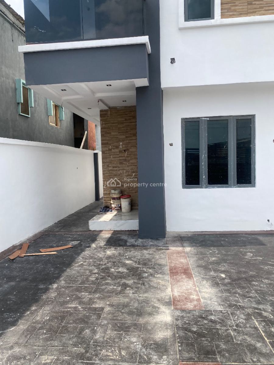 4 Bedrooms Semi-detached Duplex with Roof Top, Olowora, Magodo, Lagos, Semi-detached Duplex for Sale