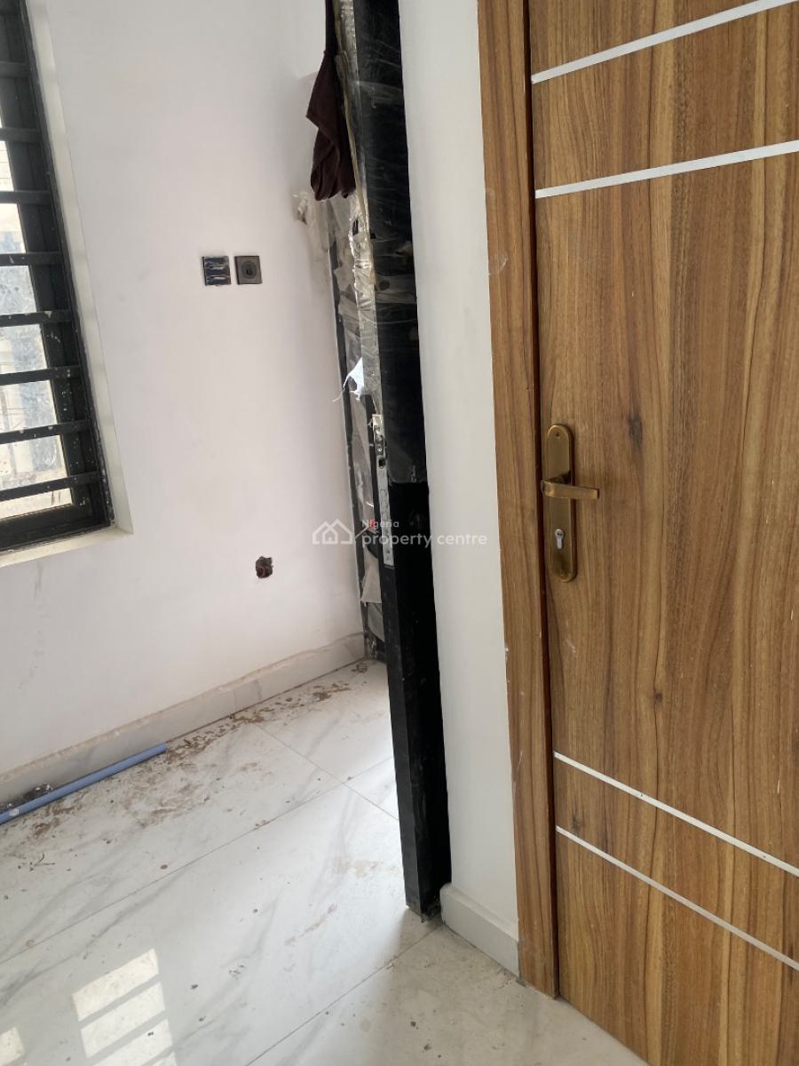 4 Bedrooms Semi-detached Duplex with Roof Top, Olowora, Magodo, Lagos, Semi-detached Duplex for Sale