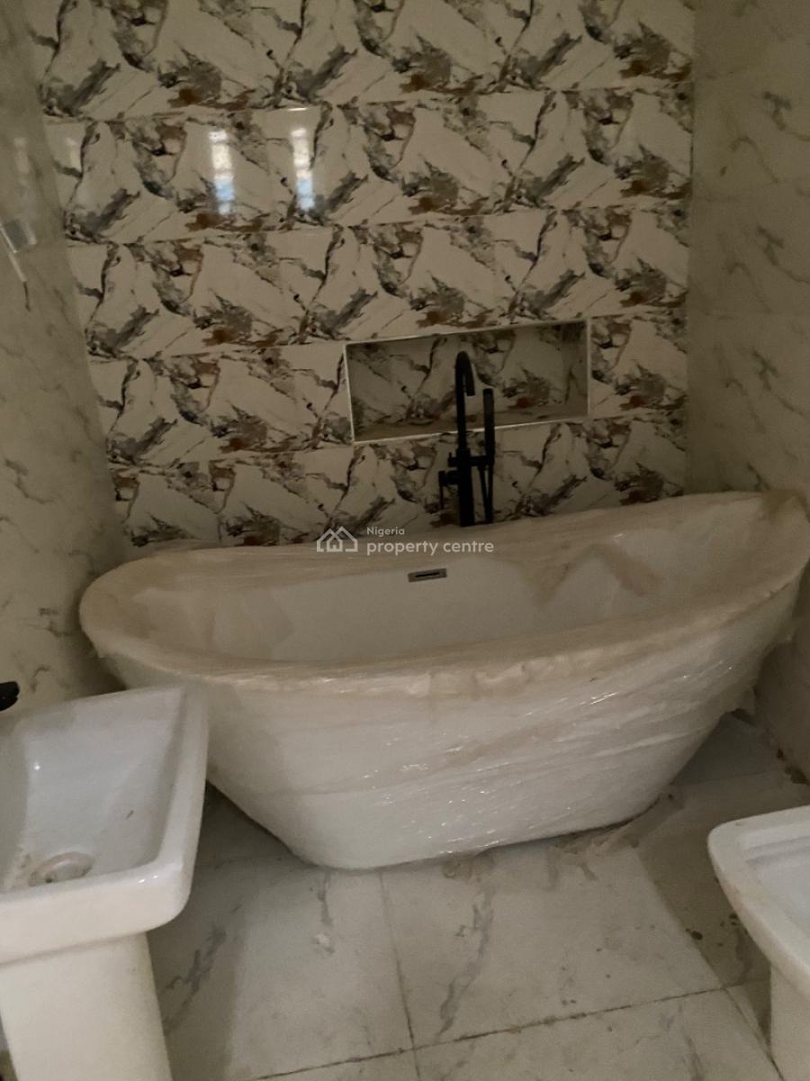 4 Bedrooms Semi-detached Duplex with Roof Top, Olowora, Magodo, Lagos, Semi-detached Duplex for Sale