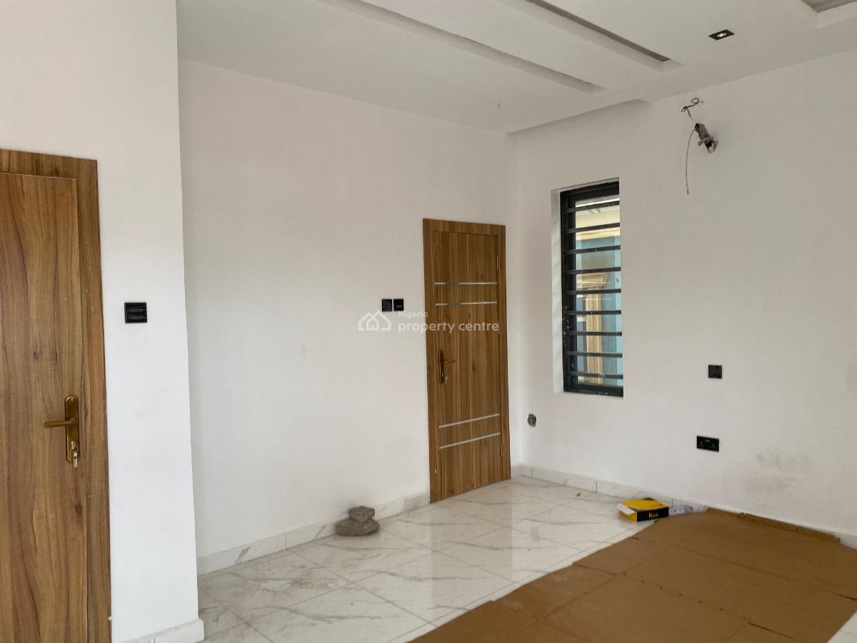 4 Bedrooms Semi-detached Duplex with Roof Top, Olowora, Magodo, Lagos, Semi-detached Duplex for Sale