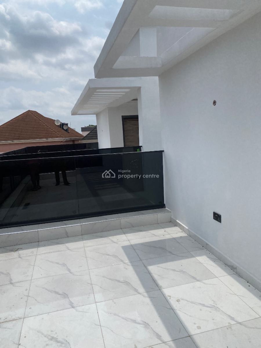 4 Bedrooms Semi-detached Duplex with Roof Top, Olowora, Magodo, Lagos, Semi-detached Duplex for Sale