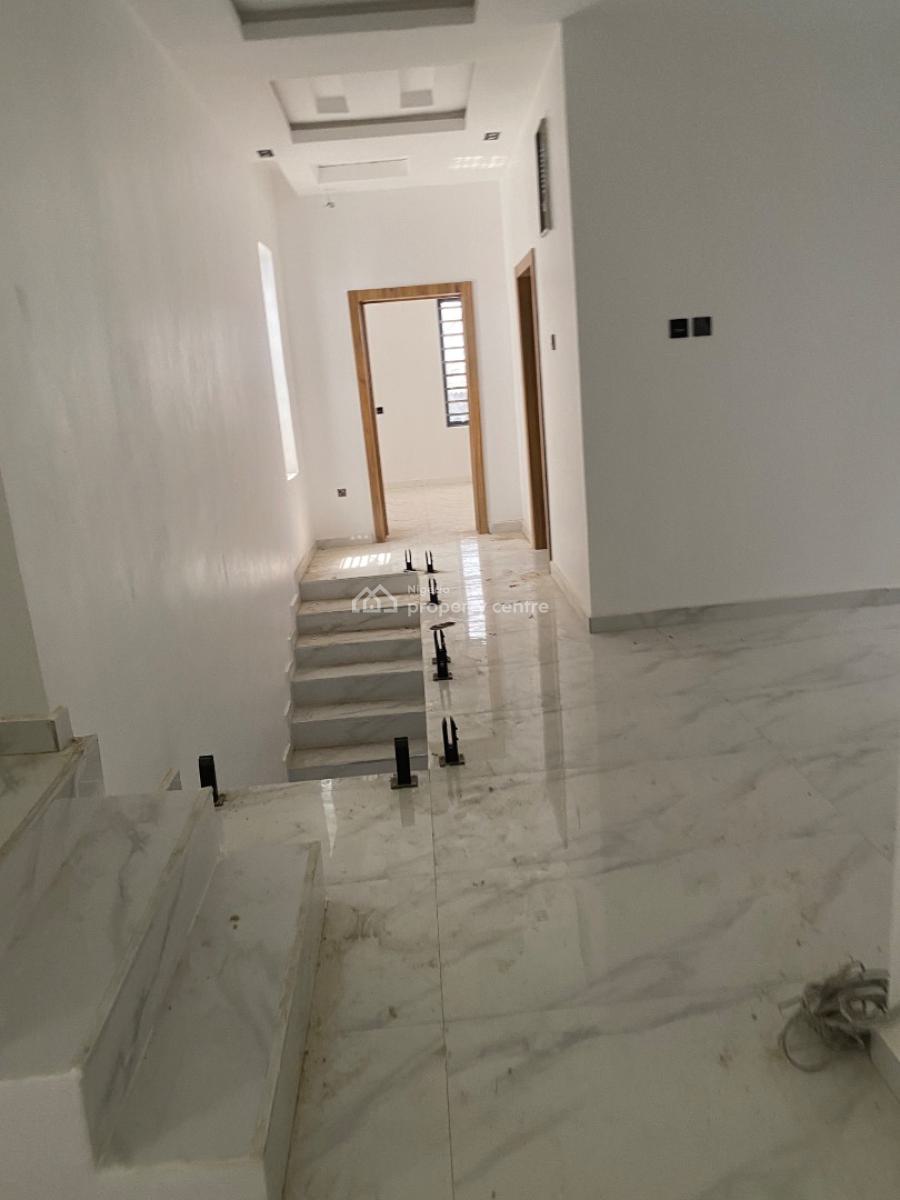 4 Bedrooms Semi-detached Duplex with Roof Top, Olowora, Magodo, Lagos, Semi-detached Duplex for Sale