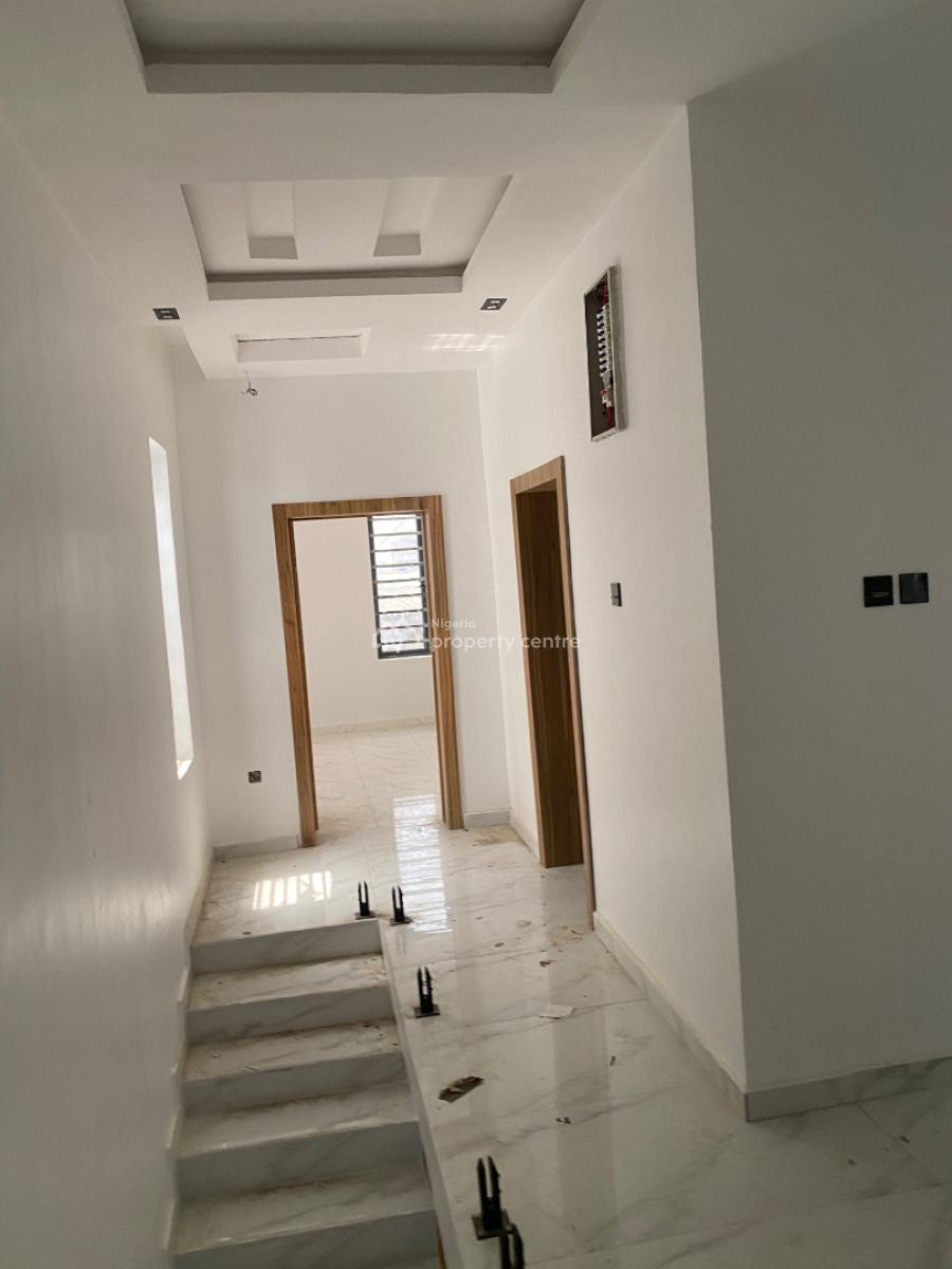 4 Bedrooms Semi-detached Duplex with Roof Top, Olowora, Magodo, Lagos, Semi-detached Duplex for Sale