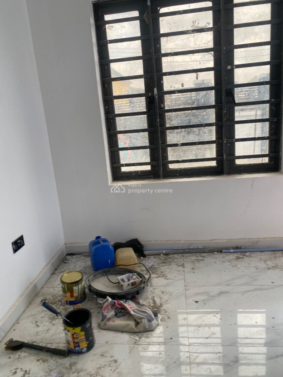4 Bedrooms Semi-detached Duplex with Roof Top, Olowora, Magodo, Lagos, Semi-detached Duplex for Sale