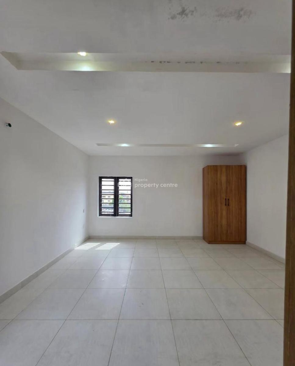 2 Bedroom Apartment with Elevator & Swimming Pool in a Serene Environment, Lekki Phase 1, Lekki, Lagos, Flat / Apartment for Sale
