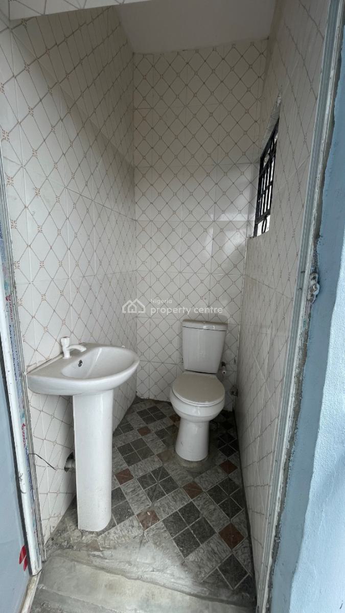 a Spacious Room and Parlor, Mobil Road, Lekki, Lagos, Mini Flat (room and Parlour) for Rent