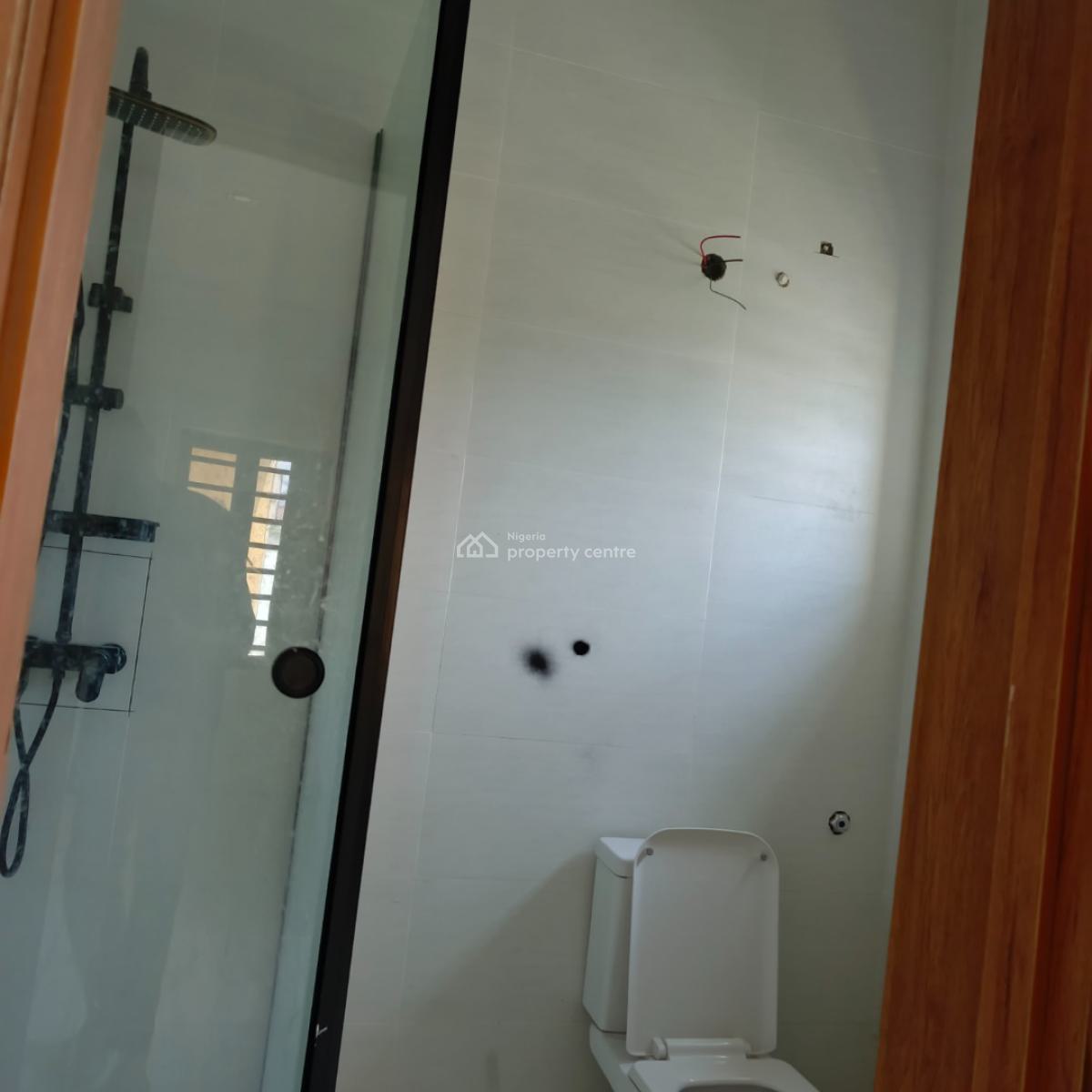 Tastefully Finished 2-bedroom with Elevator & Swimming Pool!, Lekki Phase 1, Lekki, Lagos, Flat / Apartment for Sale