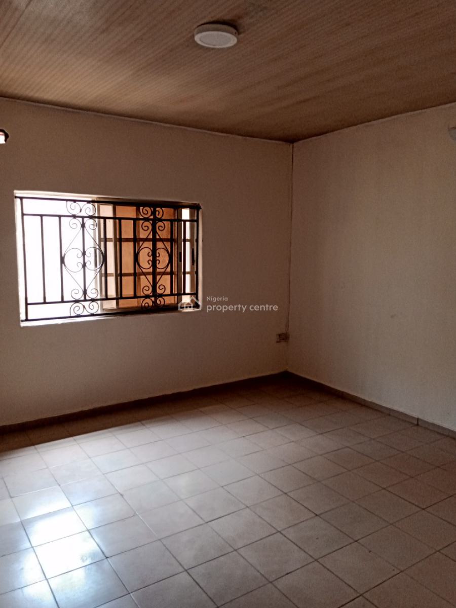 Newly Renovated 4 Bedroom Duplex + a Room Bq, Omole Phase 2, Omole Phase 2, Ikeja, Lagos, Semi-detached Duplex for Rent
