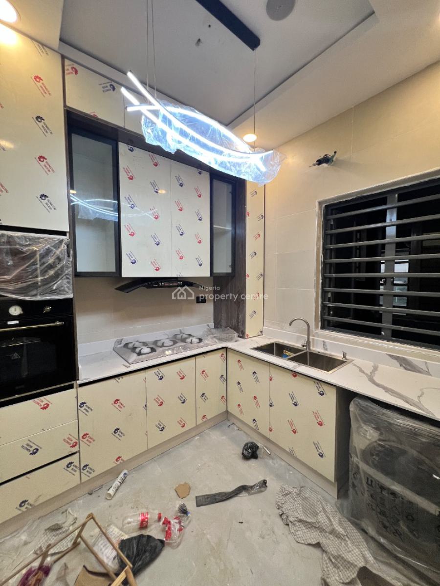 Lovely 3 Bedroom Apartment in Lekki Phase 1, Lekki Phase 1, Lekki, Lagos, Block of Flats for Sale