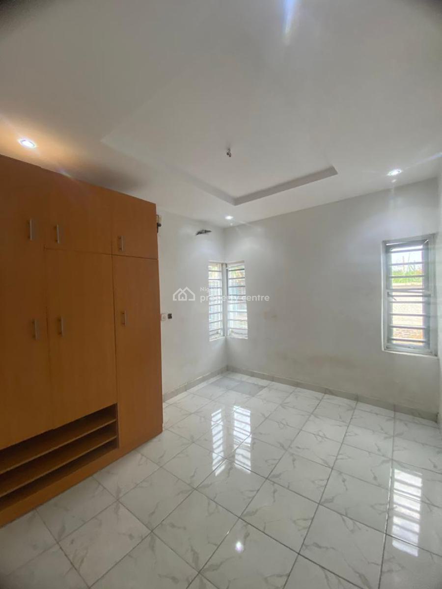 Executive 2bedrooms Luxury Apartment, in a Well Secured Call to Access Estate in Badore, Ajah, Lagos, Flat / Apartment for Rent