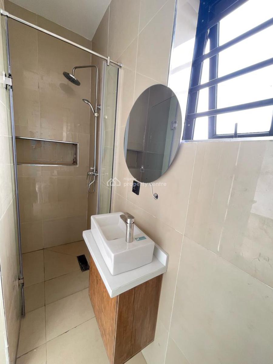 Elegantly Finished 3 Bedrooms Apartment Plus Bq, Gym, Lekki Phase 1, Lekki, Lagos, Flat / Apartment for Sale