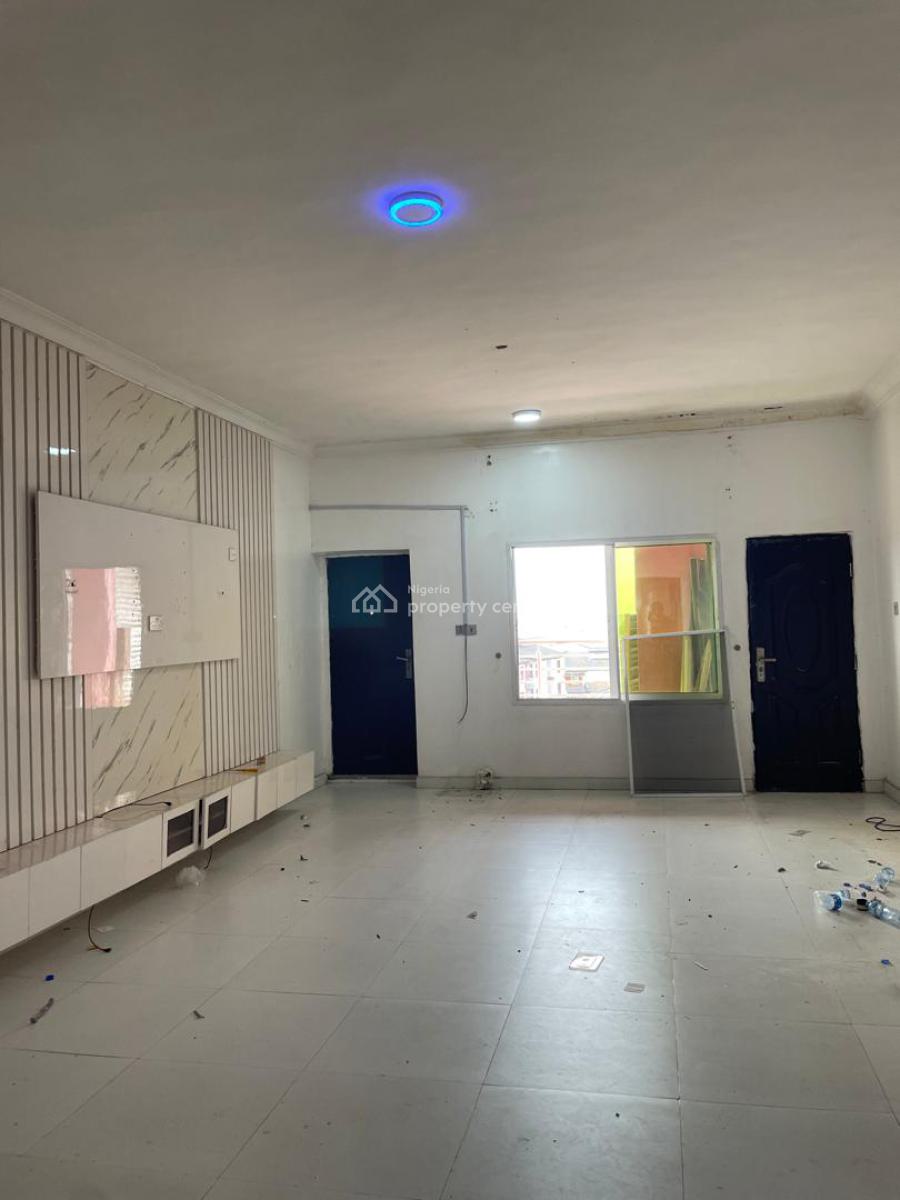 Well Maintained 3 Bedrooms Flat, Along Chevron Drive, Lekki, Lagos, Flat / Apartment for Rent