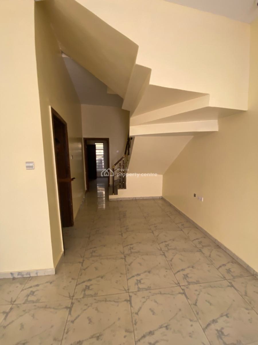 4 Bedrooms Semi Detached Duplex with Bq, Besides Enterna Filling Station, Idado, Lekki, Lagos, Semi-detached Duplex for Rent