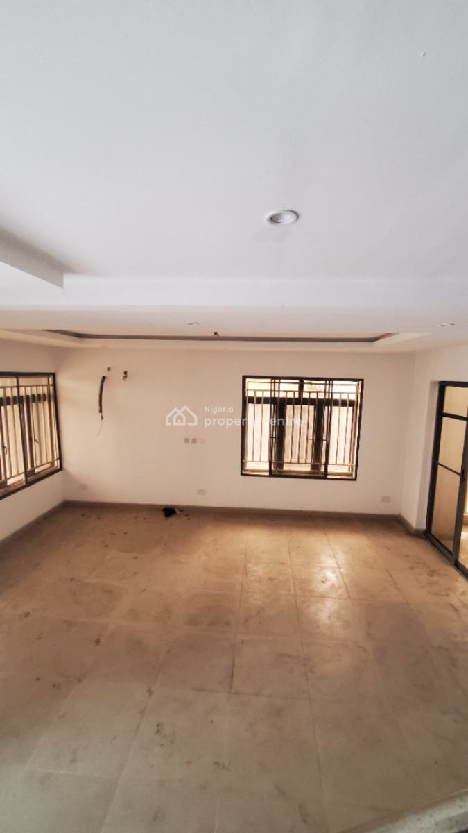 Massive 3 Bedroom Self Serviced Terrace Triplex, Chevron, Lekki Phase 2, Lekki, Lagos, Terraced Duplex for Sale
