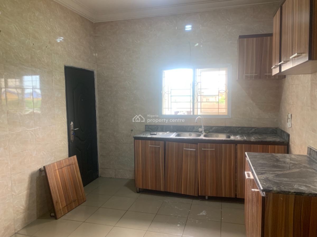 a Spacious 3 Bedroom Flat with Modern Facilities, Off Stadium Road, Port Harcourt, Rivers, Flat / Apartment for Rent