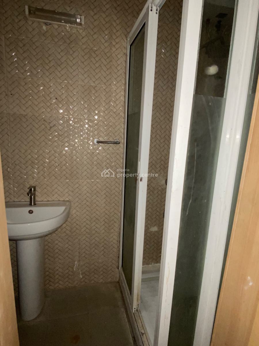 Lovely 3 Bedroom Flat Penthouse with Very Large Balcony and a Bq, Chevron Alternative Drive, Lekki, Lagos, Flat / Apartment for Rent