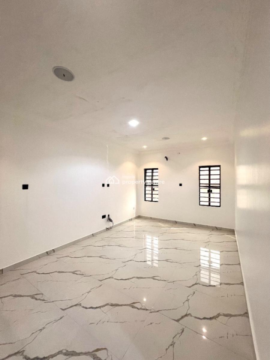 Spacious 2 Bedroom Flat, Lekki, Lagos, Block of Flats for Sale