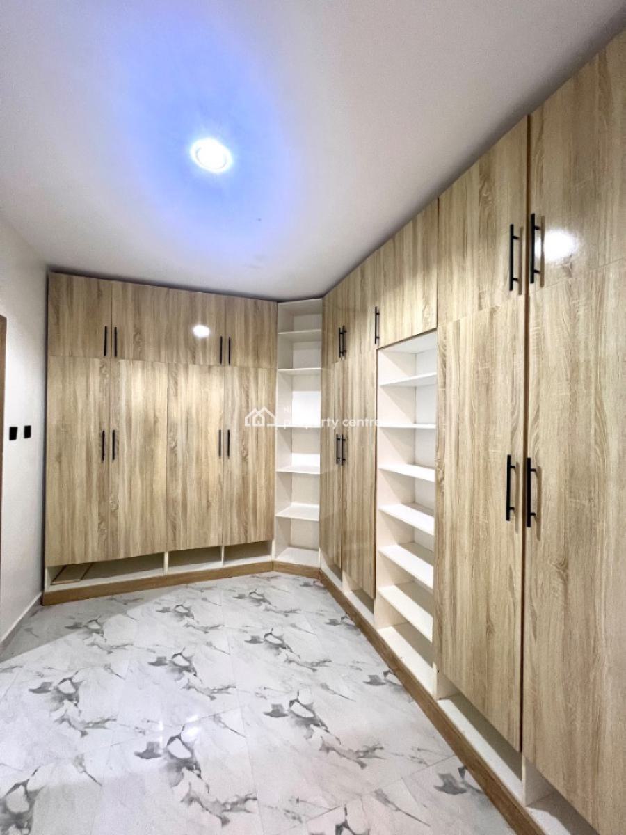 Spacious 2 Bedroom Flat, Lekki, Lagos, Block of Flats for Sale