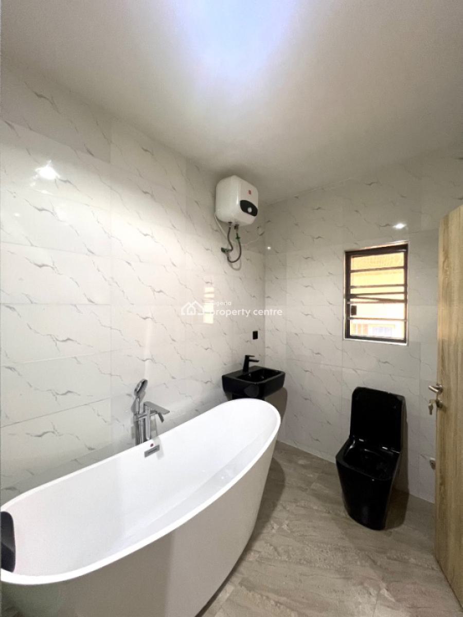 Spacious 2 Bedroom Flat, Lekki, Lagos, Block of Flats for Sale