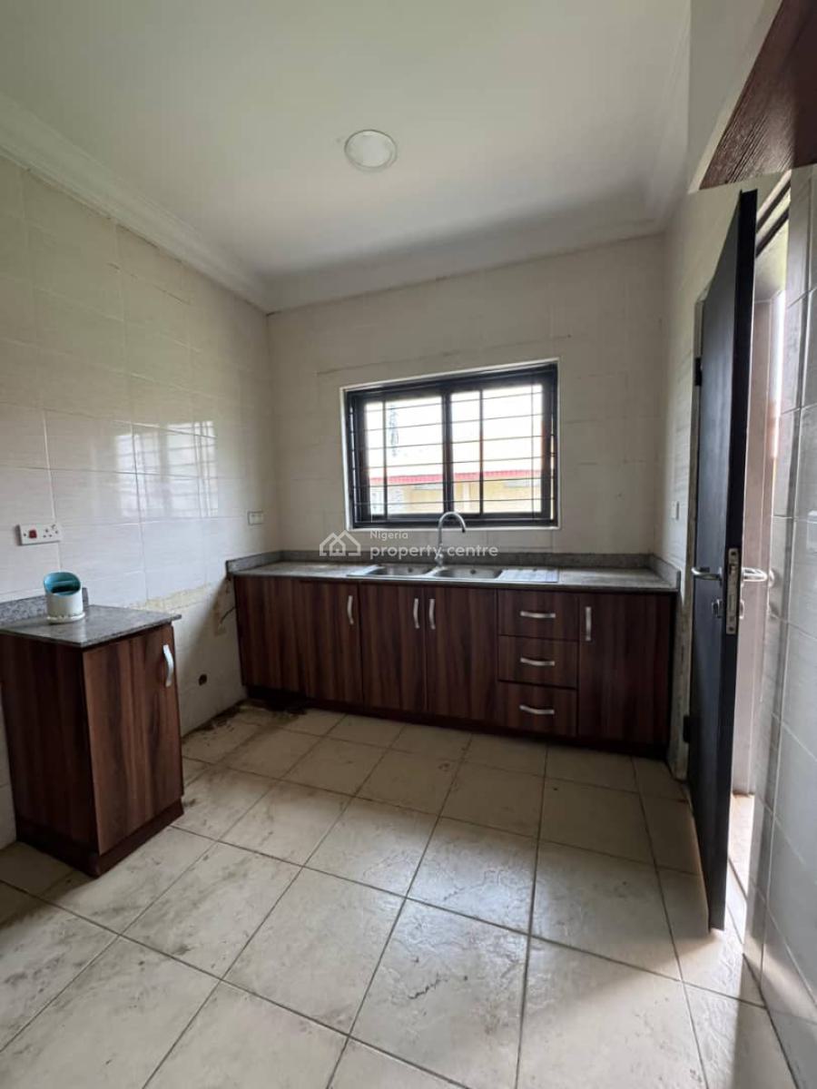 Well Maintained 3 Bedrooms Apartment, Osapa, Lekki, Lagos, Flat / Apartment for Rent