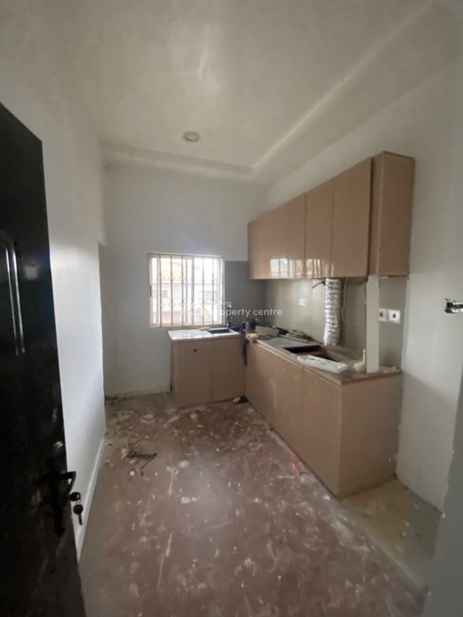 Spacious 3 Bedroom Flat 1st Floor, Off Amino Kano Crescent, Wuse 2, Abuja, Flat / Apartment for Rent