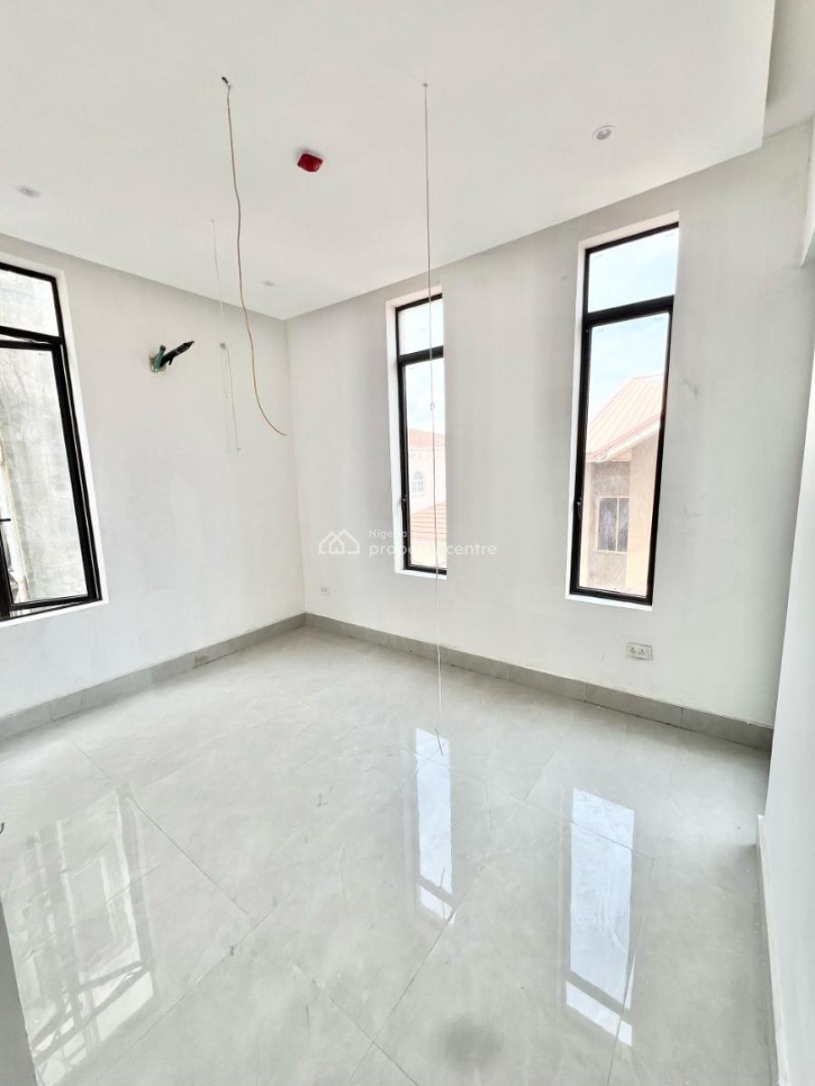 Luxury  3 Bedroom Apartment  with Bq, Lekki Phase 1, Lekki, Lagos, Flat / Apartment for Sale