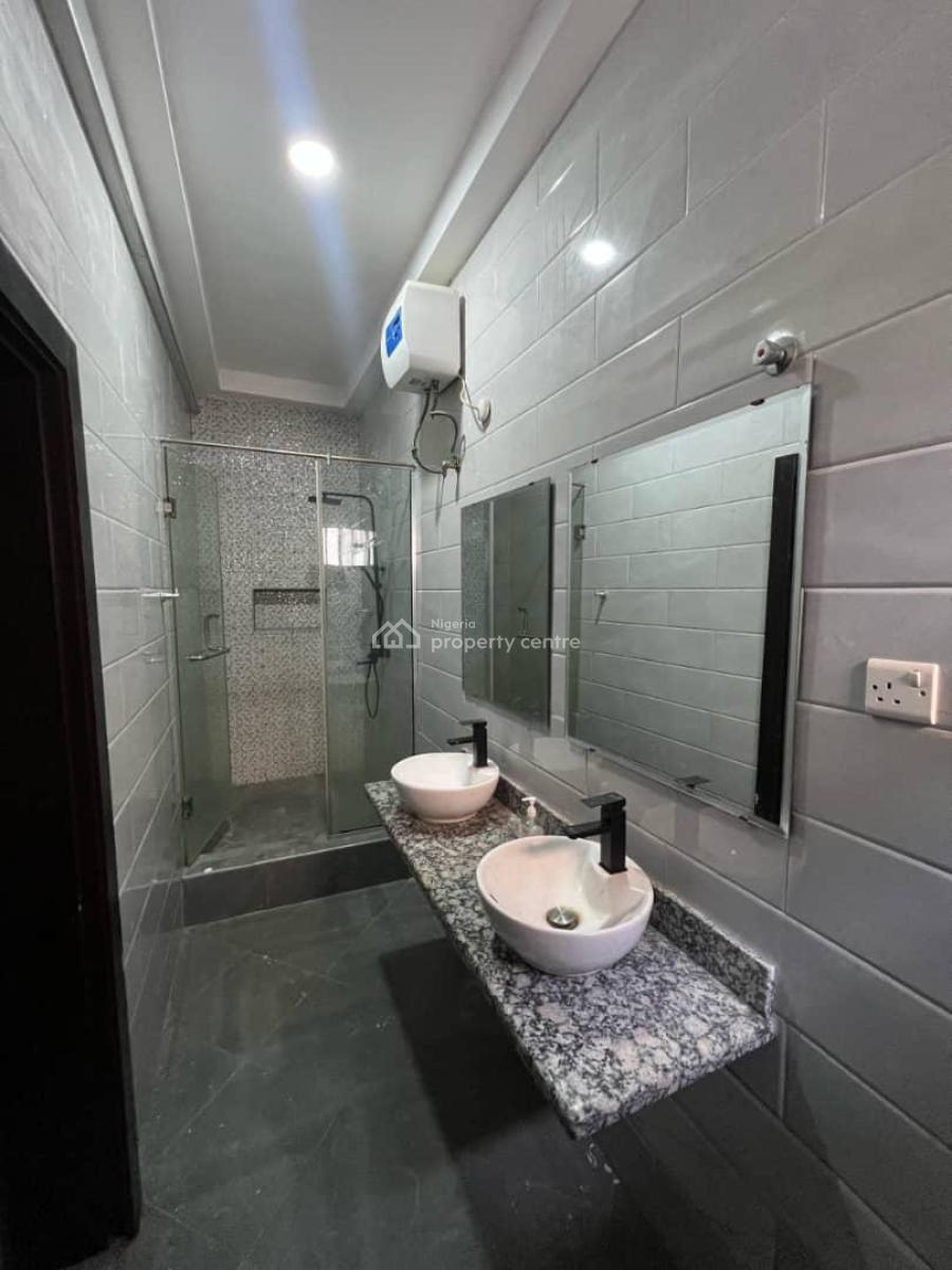 3 Bedroom Flat with a Room Bq, Lekki Phase 1, Lekki, Lagos, Flat / Apartment for Rent
