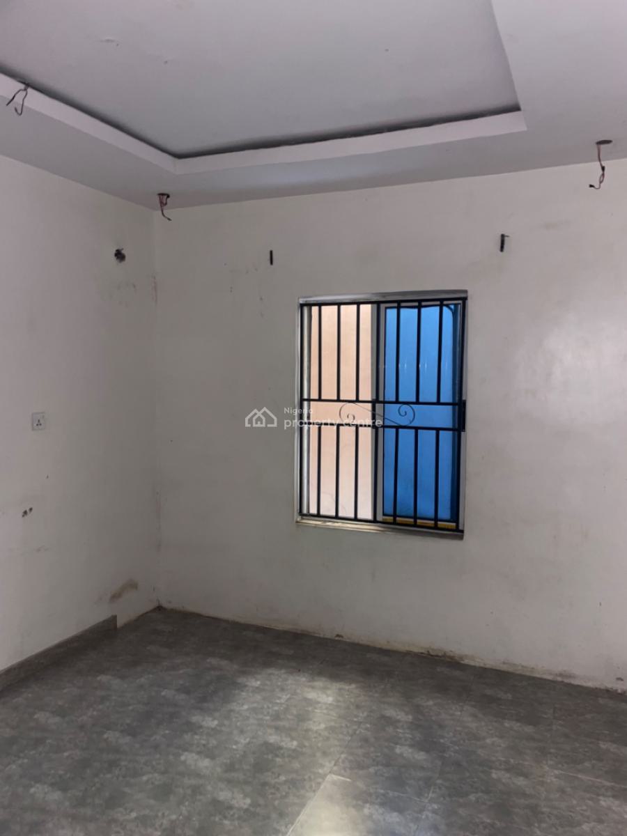 Nice 1 Bedroom Apartment, Borno Way, Alagomeji, Yaba, Lagos, Mini Flat (room and Parlour) for Rent