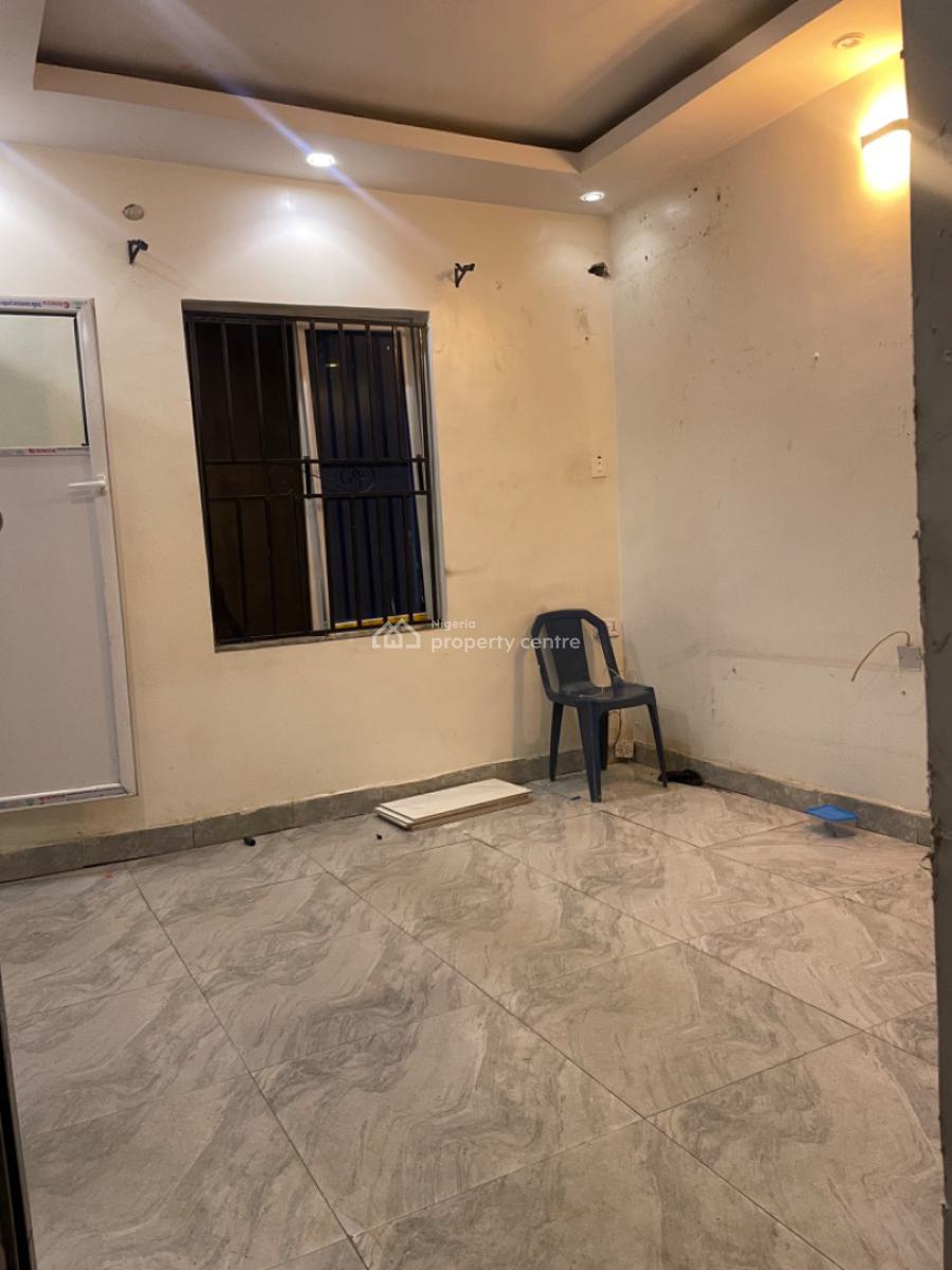 Nice 1 Bedroom Apartment, Borno Way, Alagomeji, Yaba, Lagos, Mini Flat (room and Parlour) for Rent