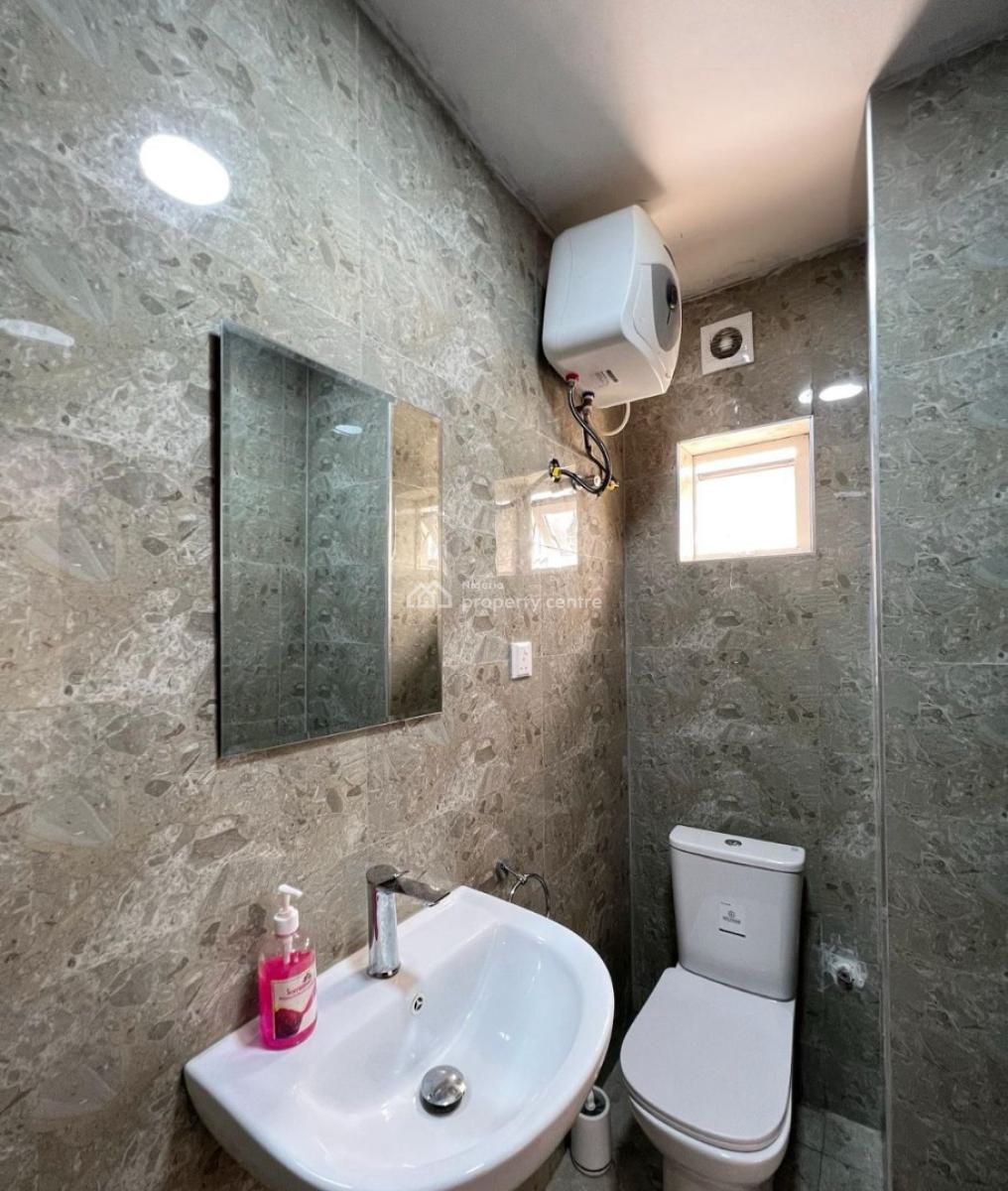Fully Serviced & Furnished 2 Bedroom Apartment, Osapa, Lekki, Lagos, Flat / Apartment for Rent