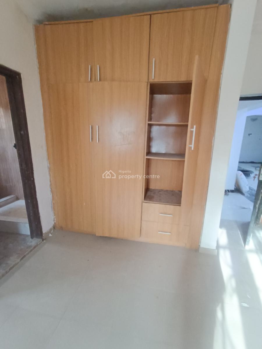 Renovated 3 Bedroom Flat, Sangotedo, Ajah, Lagos, Flat / Apartment for Rent