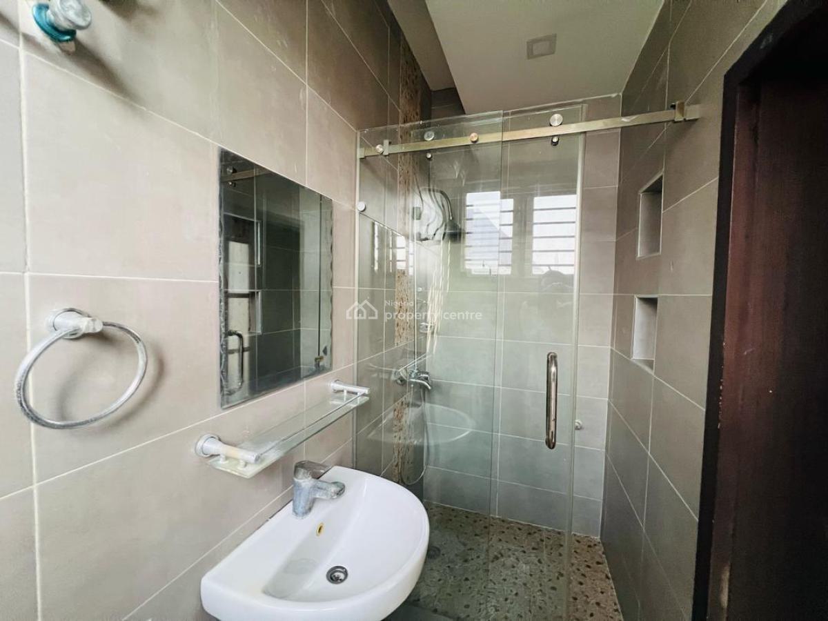 4 Bedroom Mansion in a Premium Estate, Pinnock Beach Estate, Osapa, Lekki, Lagos, Semi-detached Duplex for Rent