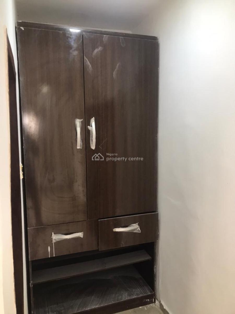 Standard Renovated Two Bedroom Apartment (bq) in a Decent Neighborhood, 3rd Avenue, Main Gwarinpa, Gwarinpa, Abuja, Flat / Apartment for Rent