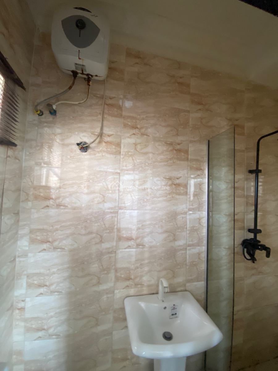 Spacious 2 Bedroom Apartment Available, Orchid Road, Lekki, Lagos, Flat / Apartment for Rent