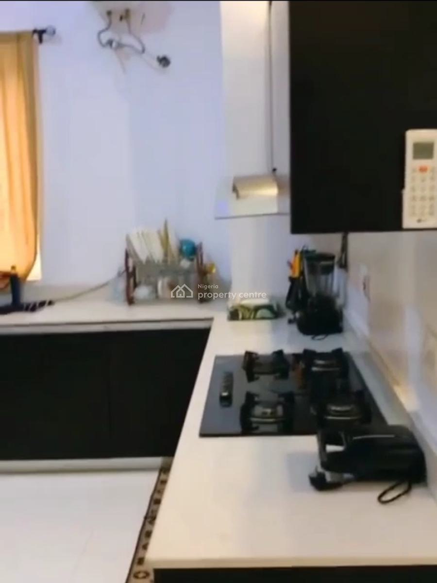 2 Bedroom Neatly Used Apartment, Ikate, Lekki, Lagos, Flat / Apartment for Sale
