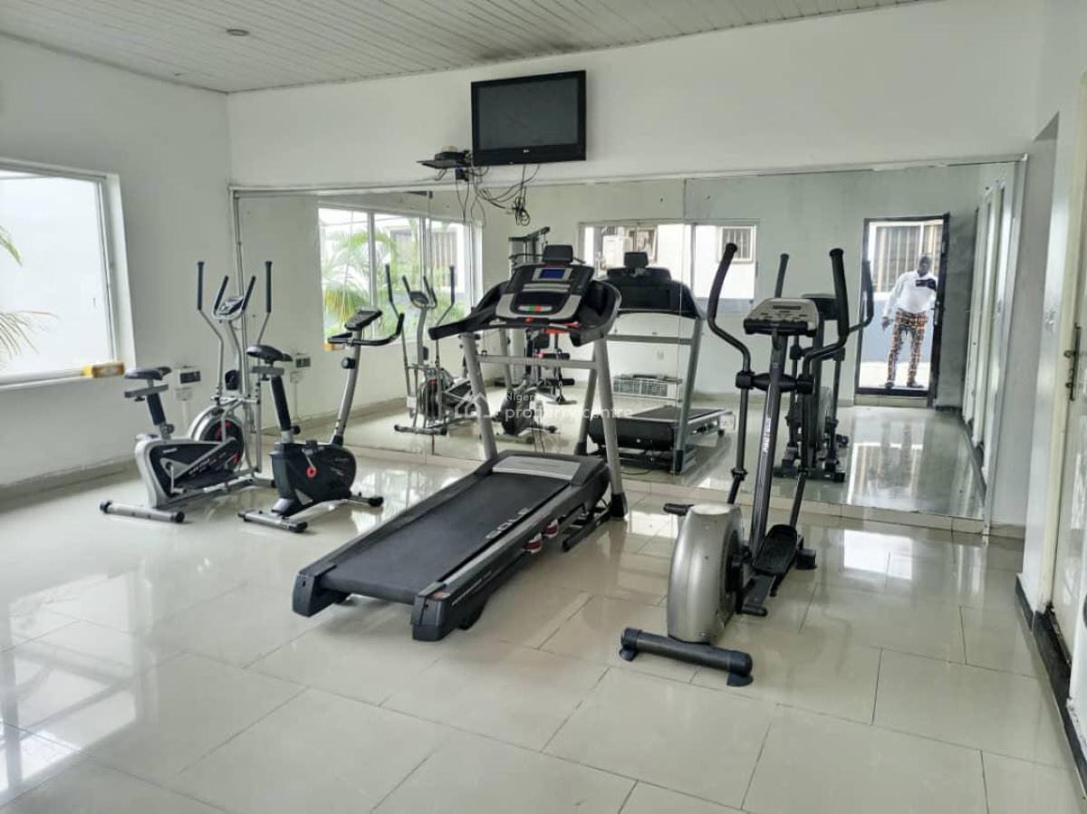 Serviced 3 Bedroom Flat with Swimming Pool and Gym, Lekki Phase 1, Lekki, Lagos, Flat / Apartment for Rent
